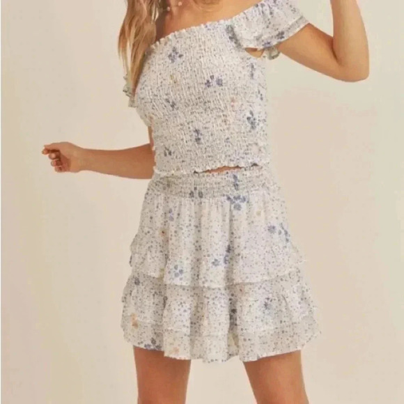 Blue and Orange flower Smocked crop blouse - Picture 2 of 5